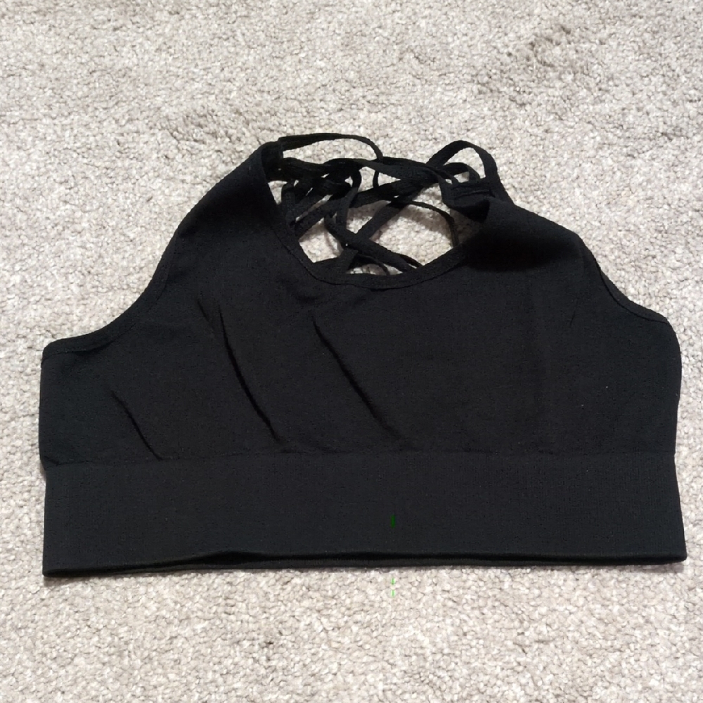 Elegant Black Strappy Sports Bra